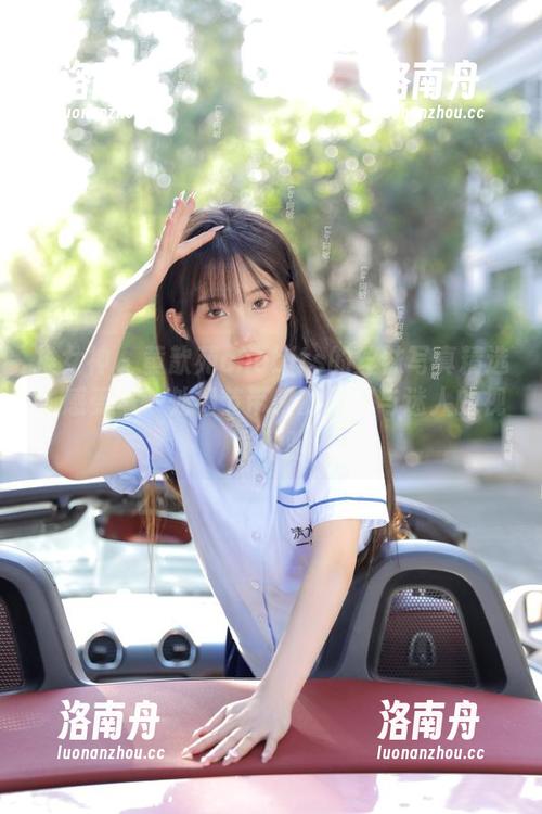 推女神-黄歆苑chobits 推女神 - 黄歆苑chobits的丝袜写真精选,感受每一处细节带来的震撼与迷人的视觉体验