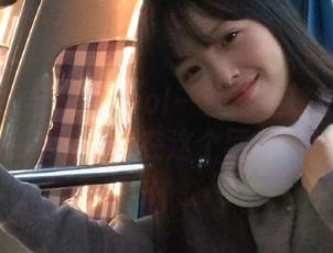微密圈 – 与文茜cool一起踏上旅拍之旅：精美作品尽在这个网盘中！