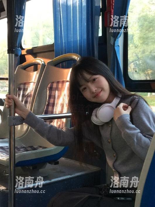微密圈 - 与文茜cool一起踏上旅拍之旅：精美作品尽在这个网盘中！