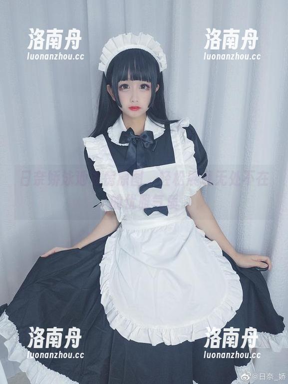 日奈娇 日奈娇泳池私房原图,轻松展现无处不在的优雅气质