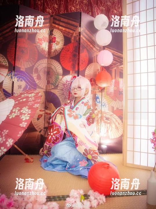 日奈娇 走进高清图库,品味日奈娇护士写真带来的视觉享受