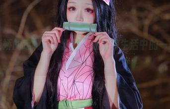 让日奈娇的定制秘书作品，成为你生活中的一抹甜蜜蓝天！