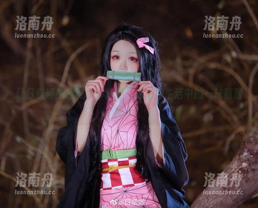 日奈娇 让日奈娇的定制秘书作品,成为你生活中的一抹甜蜜蓝天!
