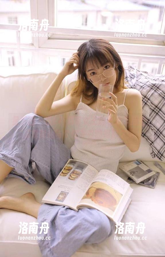 星乐园-E杯奶茶 星乐园 - 在E杯奶茶女王的私拍作品里,发现时尚与个性并存的摄影之美!