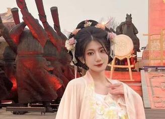 星澜是澜澜叫澜妹呀的美图作品来袭，谁能抵挡住乳牛女仆的无限魅力和可爱？