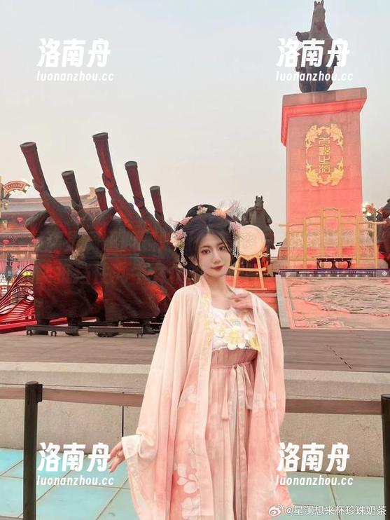 星澜是澜澜叫澜妹呀 星澜是澜澜叫澜妹呀的美图作品来袭,谁能抵挡住乳牛女仆的无限魅力和可爱?