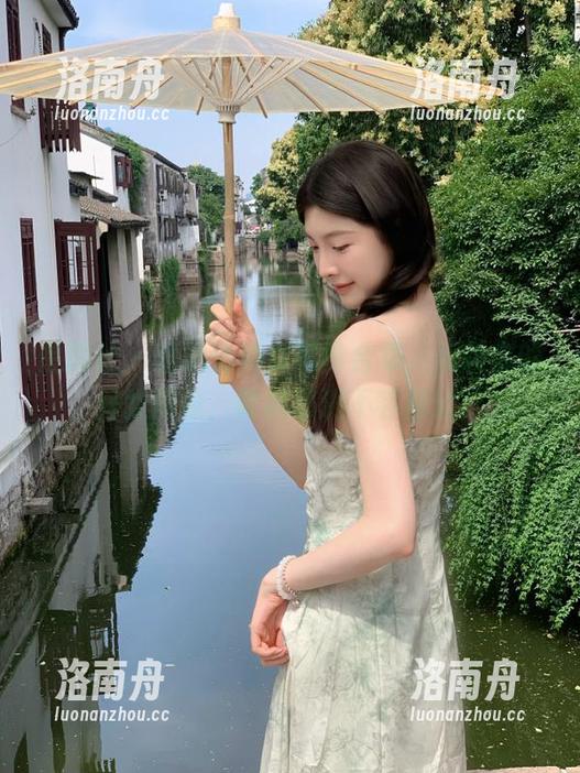 星颜社 - 潘思沁修女写真合集，反转你的修女形象，笑料满满不容错过！