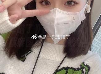 《是一只废喵了》的特别献礼：灿烂圣诞麋鹿图片合集上线啦！