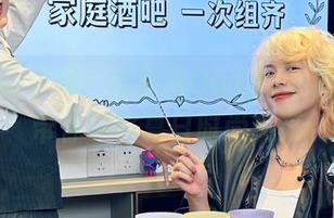 原图高清呈现：木绵绵OwO的短裤写真，带你领略夏日时尚风采