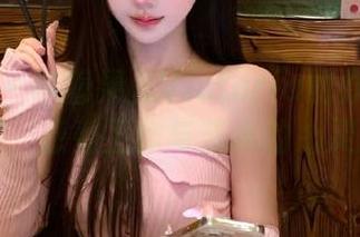 微密圈 – 带着果儿Victoria的办公室写真更新，感受工作与艺术的心灵契约！