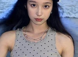果团网 – 解锁王语纯的私房JK图包，感受她的青春活力与独特魅力