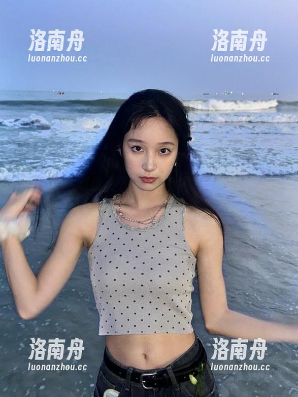 果团网-王语纯 果团网 - 解锁王语纯的私房JK图包,感受她的青春活力与独特魅力