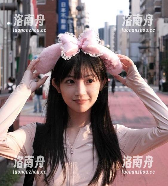 黑与白的交融：果团网福利图集带你穿越纯粹与复杂的美感世界