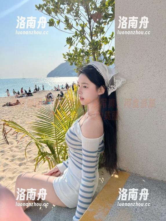森萝财团-吸吸 森萝财团 - 吸吸学姐独家写真:网盘资源中最值得珍藏的美丽