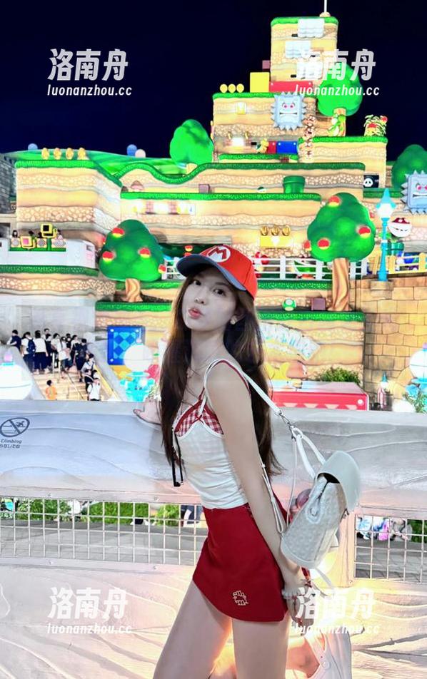 森萝财团 畅享视觉冲击:森萝财团浴缸白丝无圣光美图,唤醒沉睡的艺术细胞!