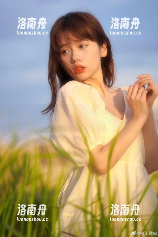 森萝财团 森萝财团美图合集:纯情少女性感黑丝尽显青春魅力