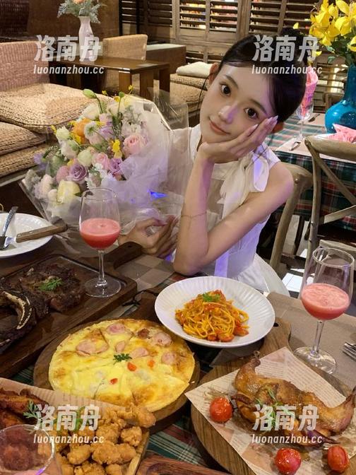 模特联盟-李李七七喜喜 模特联盟 - 领略李李七七喜喜高清美腿写真魅力,免费下载,随时欣赏美丽