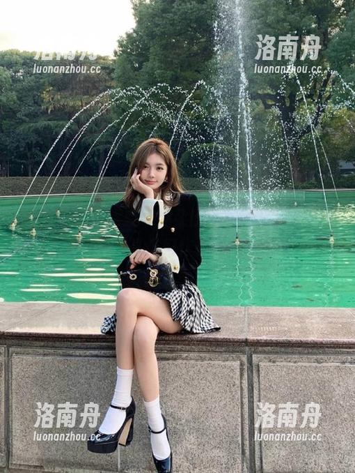 模范学院-加朵babe 模范学院 - 探索“加朵babe女仆”的梦幻套图,尽享奇幻作品的视觉盛宴