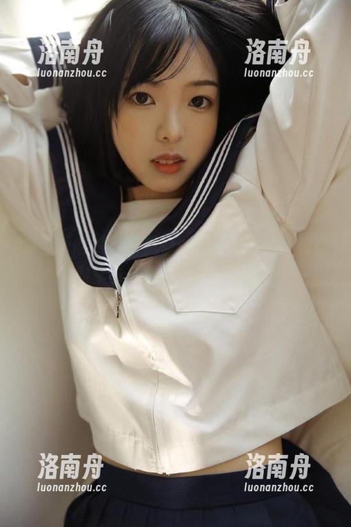 模范学院-白子嫣nicky 模范学院 - 夏日风情:白子嫣nicky泳装图集与写真资源的完美结合