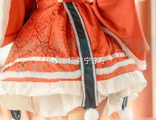 樱井宁宁泳池风情写真，分享她的原图，开启一段梦幻之旅！