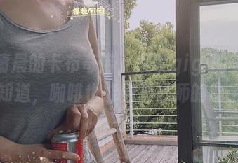 一杯清晨的卡布奇诺，樱晚gigi的美图让你知道，咖啡也能当摄影师的助手！