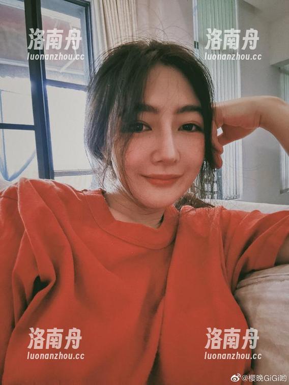 樱晚gigi 最新樱晚gigi写真照片:她的秘密与自然的交融美