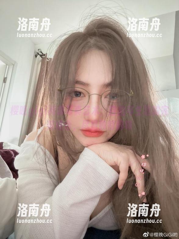 樱晚gigi 樱晚gigi高清写真艺术:自拍与生活的完美结合,尽显独特韵味