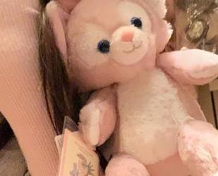 爱蜜社 – 倚窗而坐的夏小秋秋秋：棉袜写真集原图背后的故事