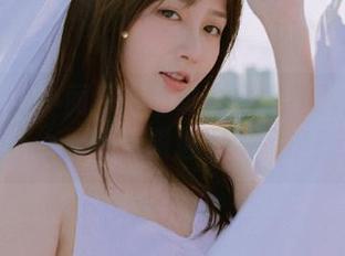 爱蜜社 – 小丽莎萌萌哒最新牛仔裤套图发布，展示无限魅力与风格！