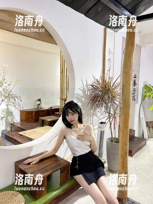 爱蜜社-朱可儿Flower 爱蜜社 - 朱可儿Flower化身水手服女神,独特美图下载,助你提升搭配灵感!
