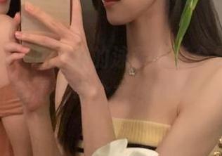 物恋传媒 – Elise的泳装写真合集，透过镜头讲述属于每个女孩的夏日故事！