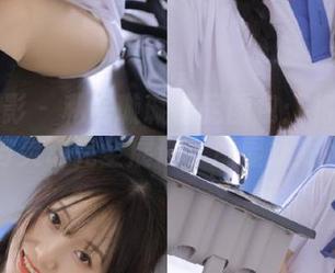 甜予摄影 – 私房璇璇裸足图包：将她的青春与灵动完全展现，尽显妩媚风情