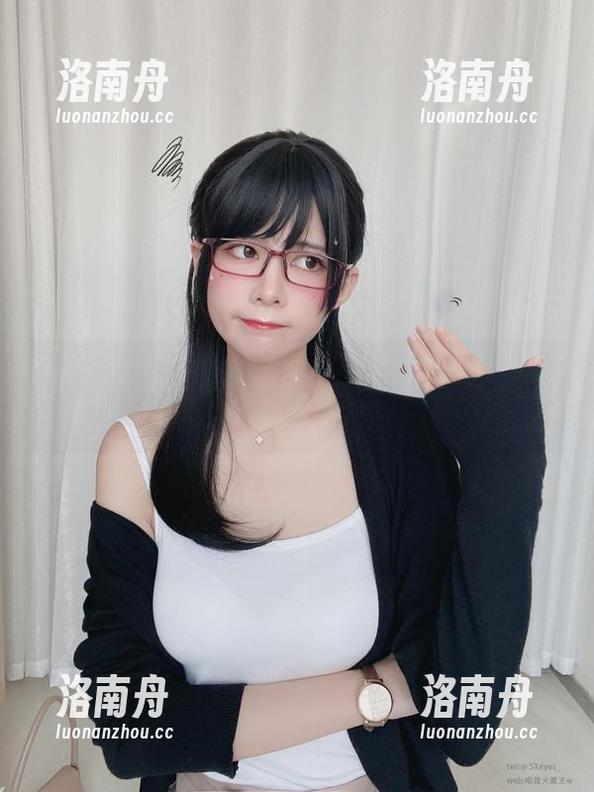 眼酱大魔王w 眼酱大魔王w姐姐写真之美,原图与图册带你走进她的世界!