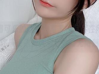 “爱喝可乐的前辈”写真作品尽在网盘，让你感受眼酱大魔王w的无限魅力