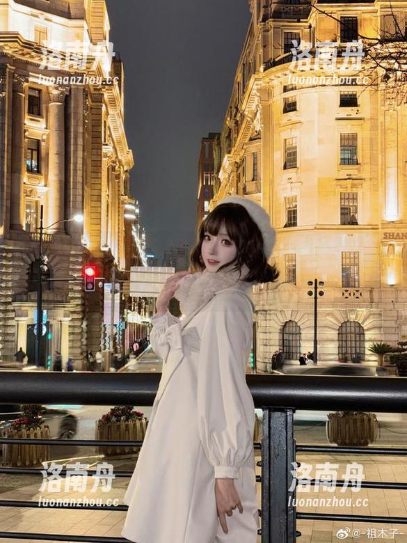 祖木子 来自“祖木子”的“兔玩绿草坪”系列套图分享,尽享摄影艺术之美!