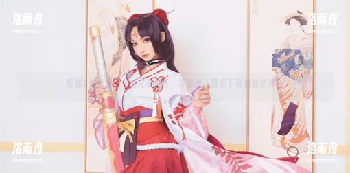 短裙&神乐坂真冬的完美组合，带你进入图库下载的新世界！