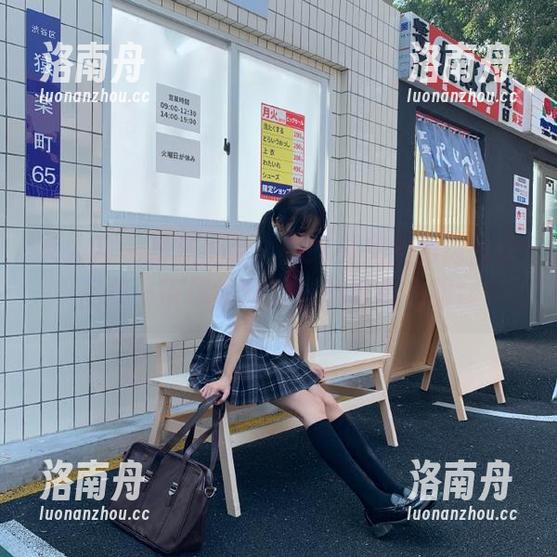秀人网-Carol周妍希 秀人网 - 最新更新:Carol周妍希肉丝作品集,带你领略别样的写真之旅!
