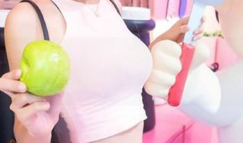 秀人网 – 探寻Elise谭晓彤泳池写真美图合集，感受夏日的无限清新与活力！