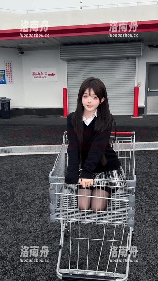 秀人网-Jennifer小若 秀人网 - 时尚与酷炫共融,Jennifer小若皮衣美图合集点亮你的视觉之旅