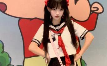 秀人网 – 一起欣赏UU酱全套职业装的原图，感受每一缕职场女性的自信气场