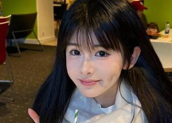 秀人网 – 你绝对想不到的“fairy如歌天台”写真作品集下载，这视觉冲击感满分！