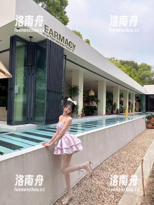 秀人网-余虞酱 秀人网 - 超级可爱!余虞酱教室套图免费分享,快来一起欣赏吧!