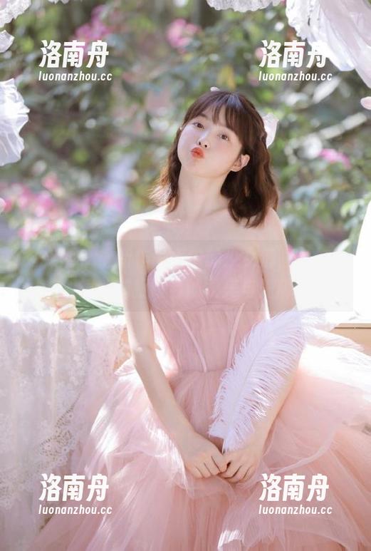 秀人网-允尔 秀人网 - 最新作品集中的少女们,允尔用镜头捕捉青春的柔美与光辉