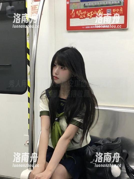秀人网-唐安琪 秀人网 - 原图欣赏唐安琪的皮衣风格:时尚图片值得收藏