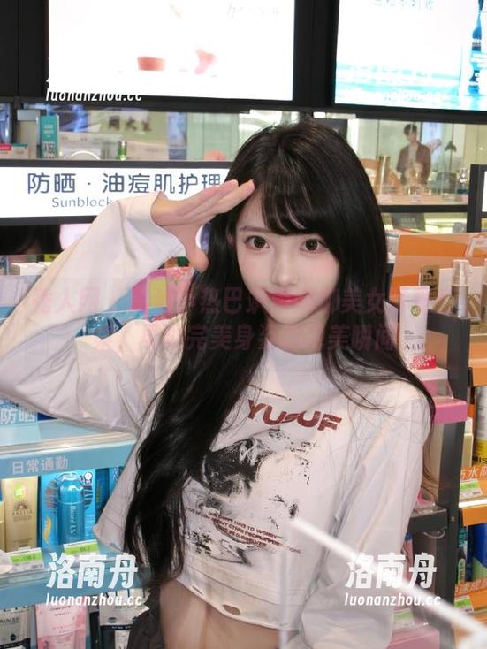 秀人网 - 高清小热巴飒爽婀娜美女写真合集，展现完美身姿的绝美瞬间