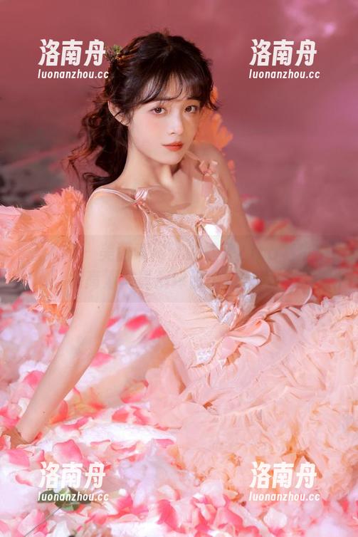 秀人网-战姝羽Zina 秀人网 - 美丽瞬间:战姝羽Zina将牛仔裤高清写真演绎出个性时尚!