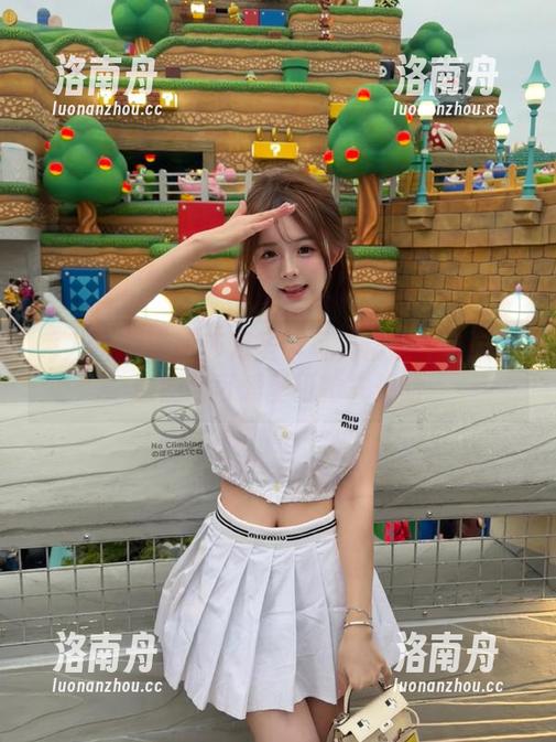秀人网 - 李丽莎万圣节写真精选：高质量原图与可爱壁纸抢先体验
