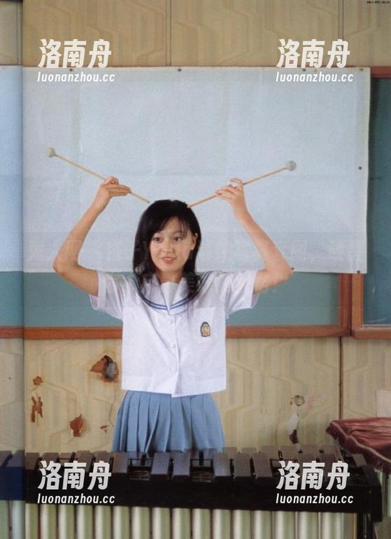 秀人网-杏子Yada 秀人网 - 杏子Yada清纯写真套图,唤醒你心底最美好的回忆!