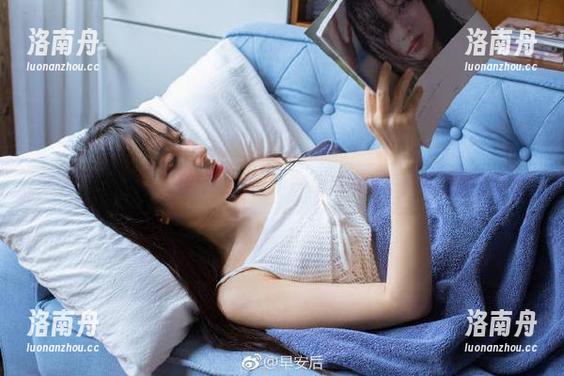 秀人网-沈梦瑶 秀人网 - 沈梦瑶清新泳装写真:一组透视自然之美的精彩套图