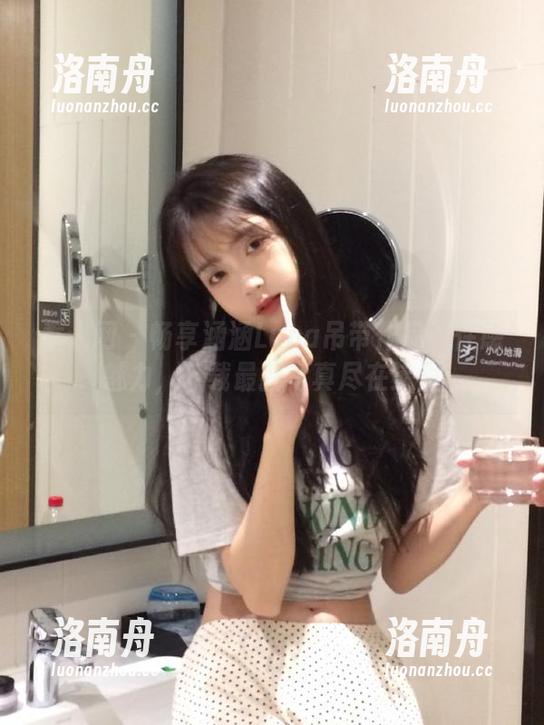 秀人网-涵涵Luna 秀人网 - 畅享涵涵Luna吊带作品的性感魅力,下载最新写真尽在这里